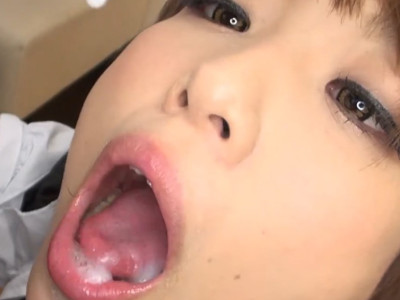 童顔メイド店員のおしゃぶりサービスが最高！可愛い顔でチ●ポを嬉しそうにしゃぶって精子を吸う姿がたまらない！