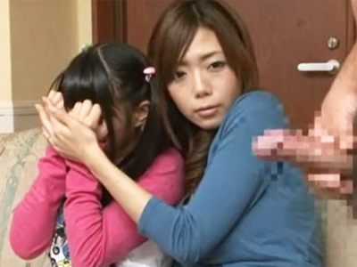 性調査とダマして母娘一緒にいやらしいビデオを鑑賞させた末にデカマラを見せつけた結果ｗ