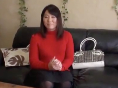 相互慰めで辛抱堪らずフェラ始めた欲求不満な巨乳素人妻さん