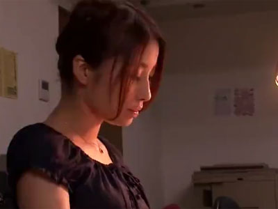 長年ご無沙汰で欲求不満なお姉さんが数年ぶりのチンポで陥落イキ