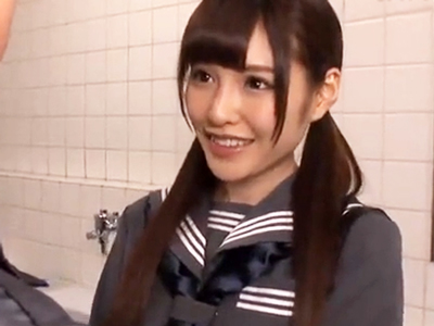 清楚で可愛い美少女JKが欲情したハゲジジイにトイレで犯されてザー汁顔面への射精