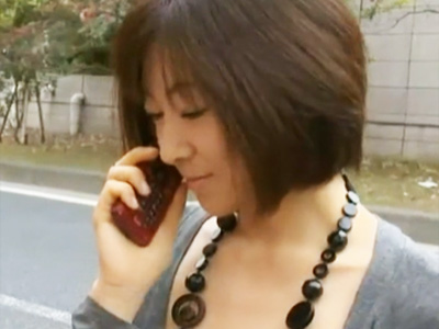 欲求不満の奥さんがタクシーおやじに押し倒されて不倫パコに悶えまくり