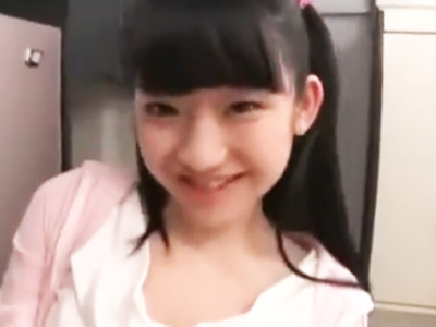 「お兄ちゃん‥もうイっちゃうの？ｗ」親の目を盗んで誘惑してくるいやらしいな妹に我慢できずに中出し！