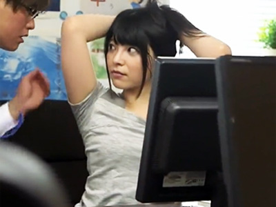 可愛い部下の脇に発情して欲求を抑えられなくなったセクシー上司がレイプして脇射ｗ