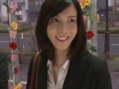 報酬欲しさに会社の同僚と中出しSEXしちゃったOLさん