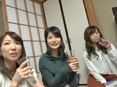 男優との合コンで膣内射精乱交しだす欲求不満な生保レディ