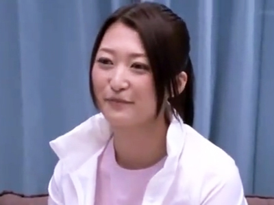 清涼感あふれる美淫乱奥さんをMM号連れ込み→マッサ中にチンポぶち込み！