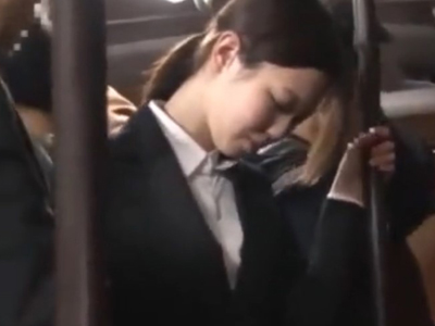 いい感じのパンストOL発見したので痴漢→脚に顔射！