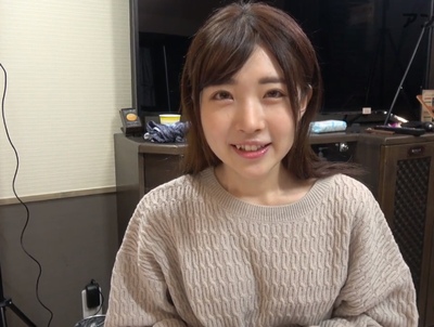 超上玉素人降臨！ほっそいながらも感度ビンビン丸なロリっ子がカメラ目線でガチイキ